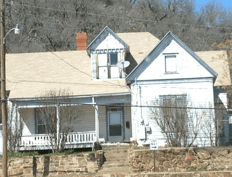 Six Haunted Houses for Sale That Will Give You Goosebumps Real Estate