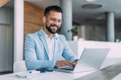 Salesperson renews Washington DC real estate license with online courses