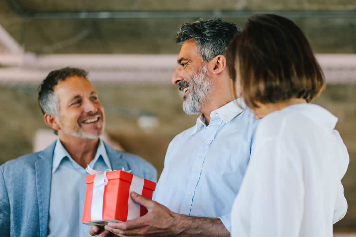 17 Thoughtful Real Estate Closing Gifts for Buyers: Ideas to Impress Every Client