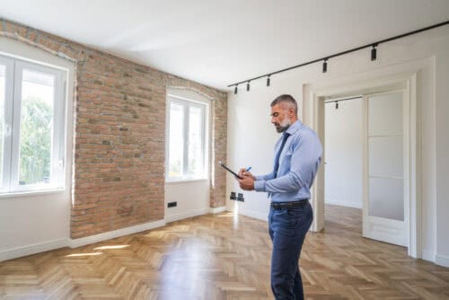 The Human Appraiser as a Macroeconomic Stabilizer